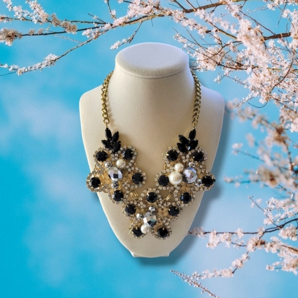 Gorgeous Black/Gold Floral Crystal Rhinestone Faux Pearl Statement Necklace